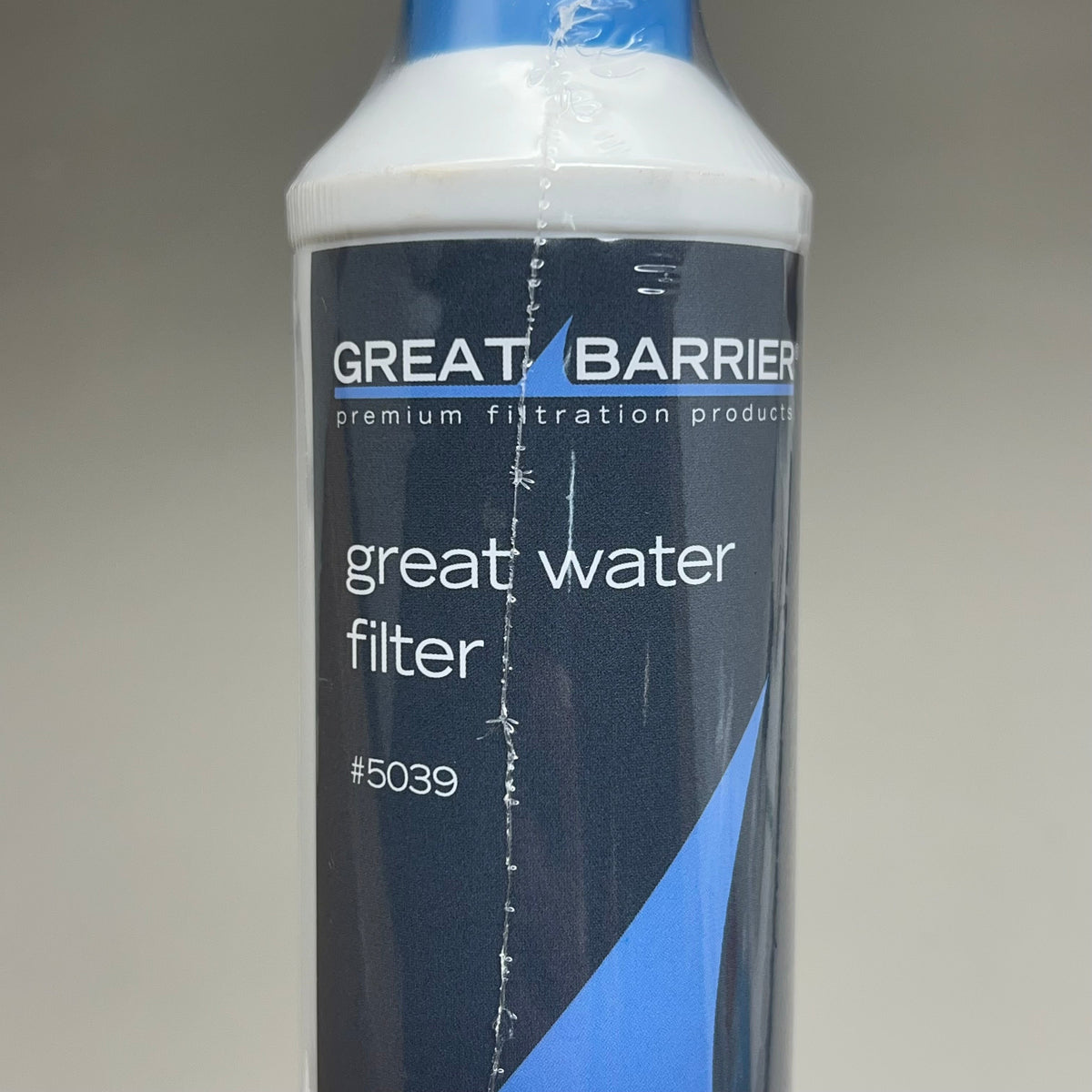 Front label of the white Great Barrier water filter marked model 5039