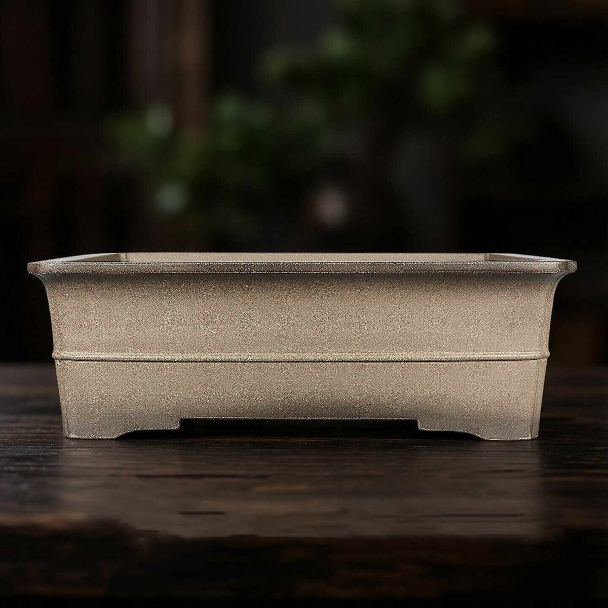 Front profile of taupe rectangular pot with horizontal band