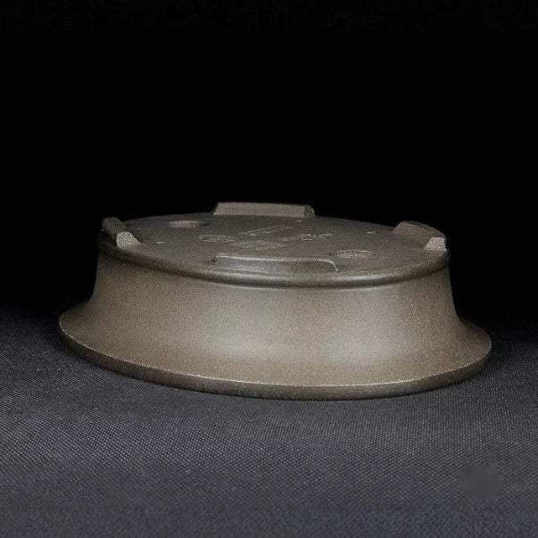Oval bonsai pot underside and low feet